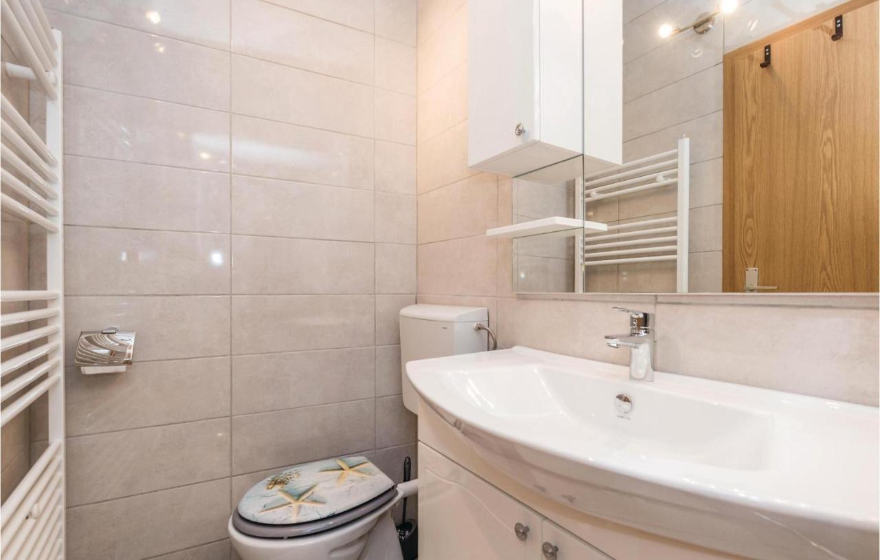Cozy Apartment In Lovran With Kitchen Экстерьер фото