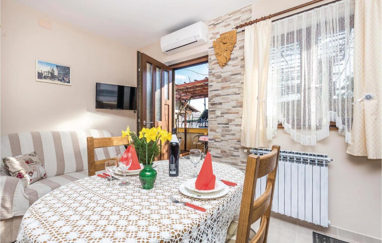 Cozy Apartment In Lovran With Kitchen Экстерьер фото