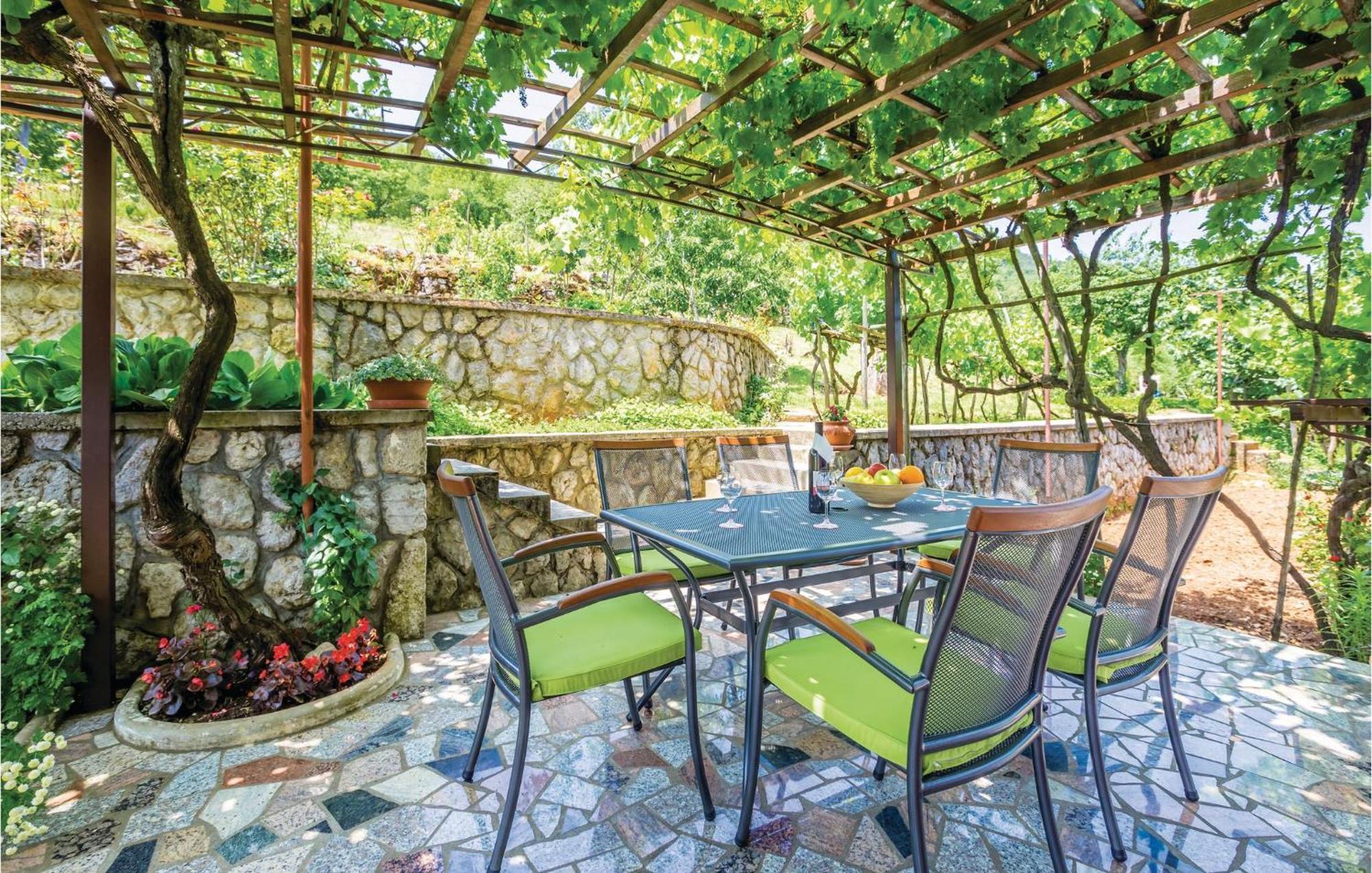 Cozy Apartment In Lovran With Kitchen Экстерьер фото